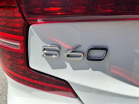 Certified 2024 Volvo S60 B5 Core image 12