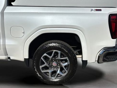 Used 2024 GMC Sierra 1500 SLT image 34