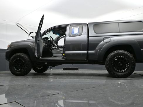 Used 2012 Toyota Tacoma 4x4 Access Cab V6 image 31