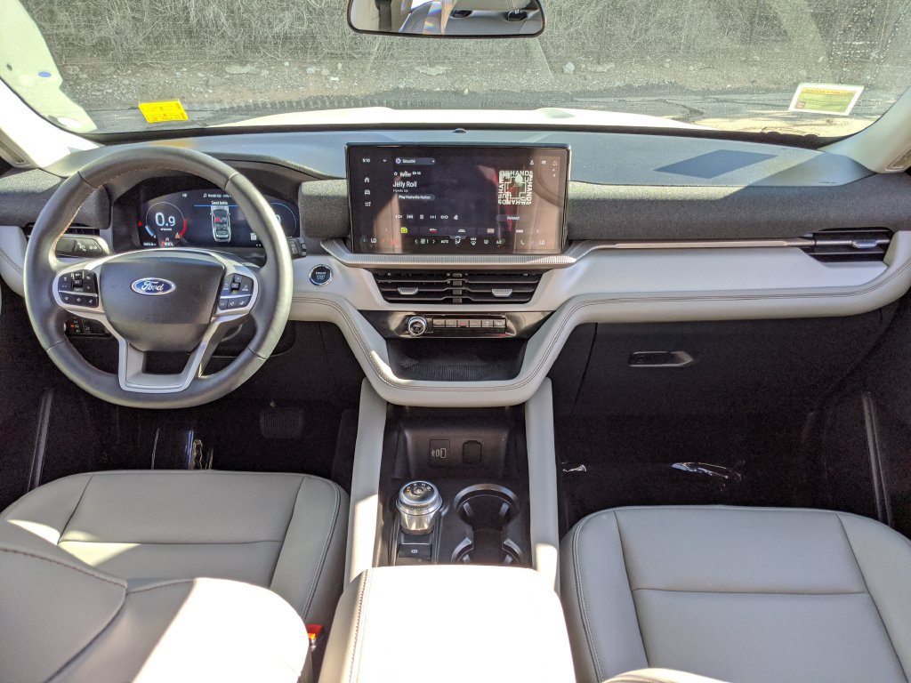 Certified 2026 Ford Explorer Active w/ Active Comfort Package RWD image 7