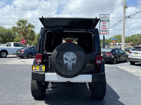 Used 2015 Jeep Wrangler Unlimited Sahara w/ Connectivity Group image 7