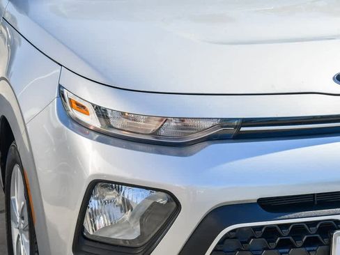 Used 2020 Kia Soul LX image 4