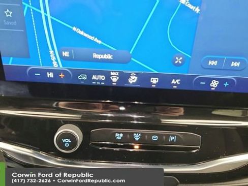 Used 2024 Ford Transit 350 XLT image 18