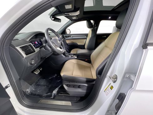 Used 2023 Volkswagen Atlas Cross Sport SEL image 20