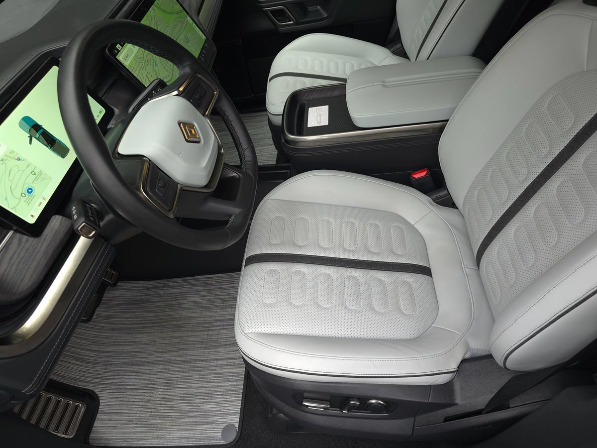 Used 2023 Rivian R1T Adventure Dual AWD/4WD image 13