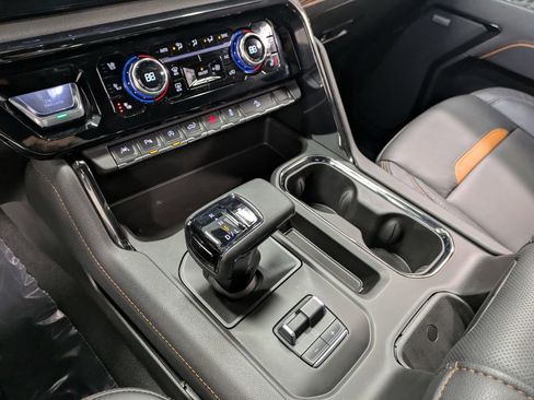 Used 2025 GMC Sierra 1500 AT4 w/ AT4 Preferred Package image 14