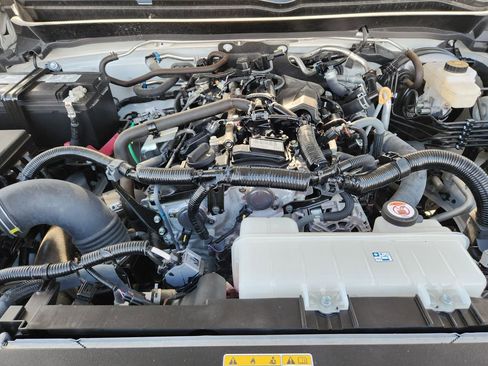 Used 2024 Toyota Tacoma TRD Off-Road image 30