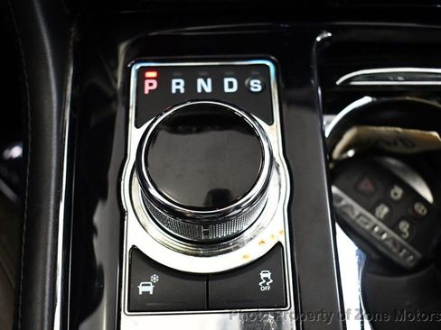 Used 2015 Jaguar XJ image 50