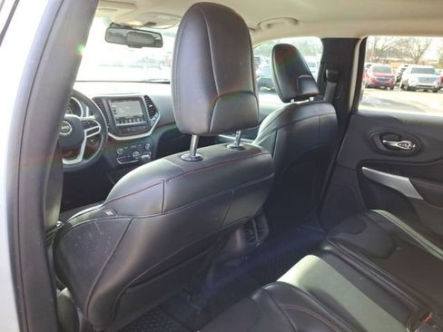 Used 2018 Jeep Cherokee Trailhawk w/ Comfort/Convenience Group image 20