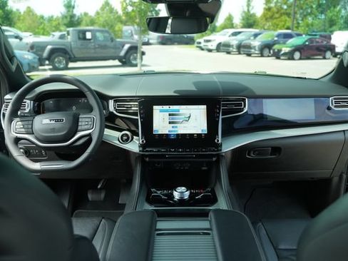 Used 2024 Jeep Wagoneer L Series II w/ Convenience Group I AWD/4WD image 28