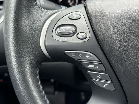 Used 2018 Nissan Pathfinder Platinum image 29