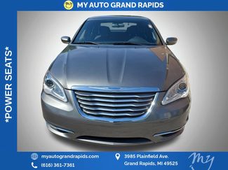 Used 2011 Chrysler 200 Touring FWD video 2