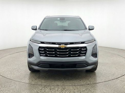Used 2025 Chevrolet Equinox LT image 2