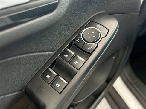 Used 2023 Ford Escape ST-Line FWD image 11