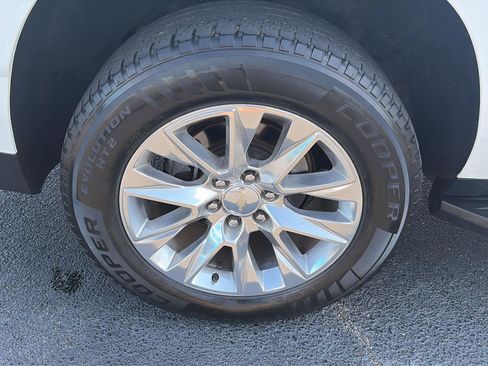 Used 2022 Chevrolet Suburban Premier AWD/4WD image 40
