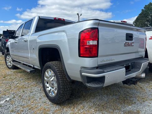Used 2018 GMC Sierra 2500 Denali w/ Duramax Plus Package AWD/4WD image 2