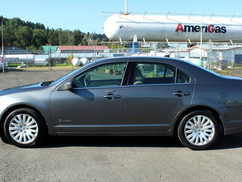 Used 2010 Ford Fusion Hybrid FWD image 4