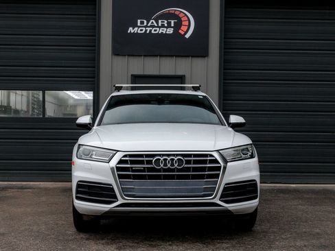 Used 2019 Audi Q5 2.0T Premium w/ Convenience Package AWD/4WD image 2