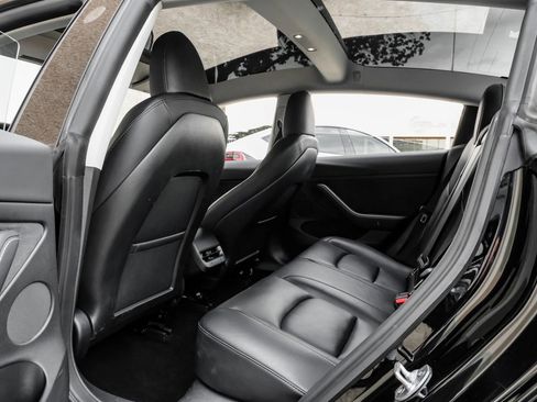 Used 2023 Tesla Model 3 Standard Range image 47