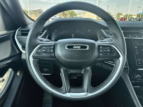 Used 2024 Jeep Grand Cherokee Altitude AWD/4WD image 14