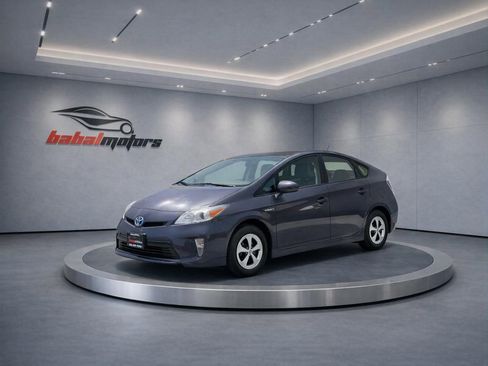 Used 2014 Toyota Prius Three FWD image 3