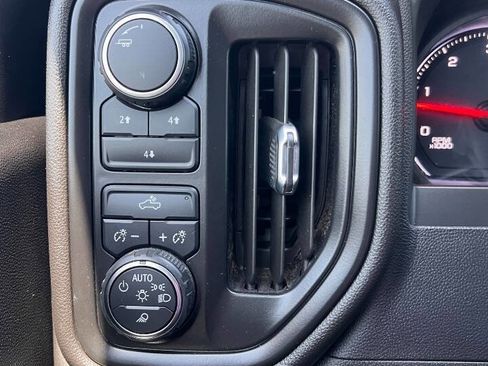 Used 2022 Chevrolet Silverado 2500 Custom w/ Custom Value Package image 20