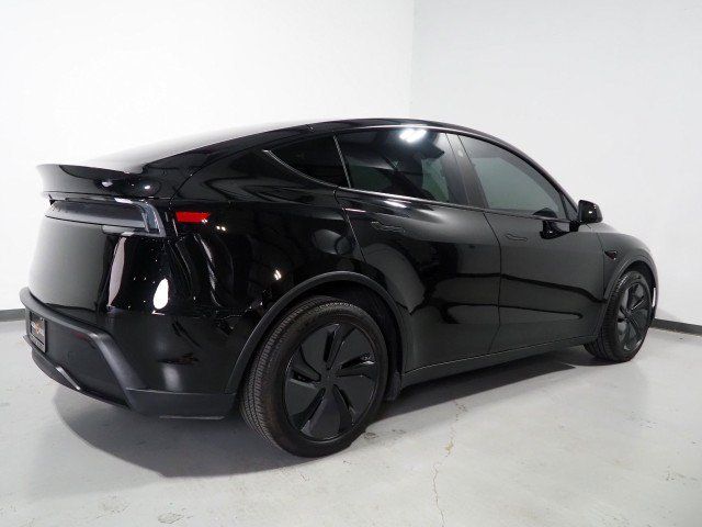 Used 2026 Tesla Model Y Long Range RWD image 7