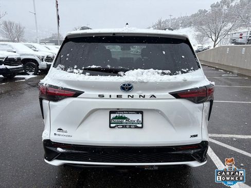 Certified 2025 Toyota Sienna XSE image 7
