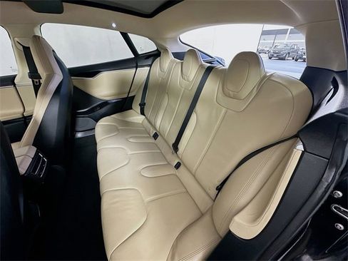 Used 2013 Tesla Model S image 22
