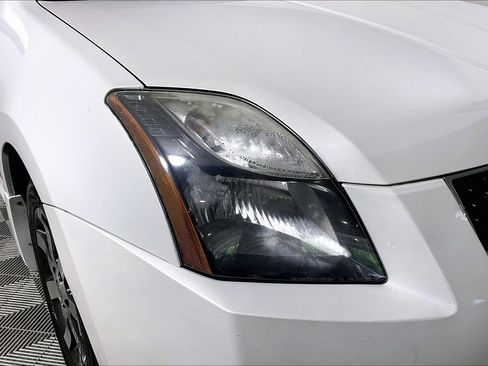 Used 2012 Nissan Sentra 2.0 SR w/ Special Edition Pkg FWD image 28