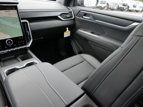 New 2026 GMC Acadia Elevation w/ Black Edition AWD/4WD image 13