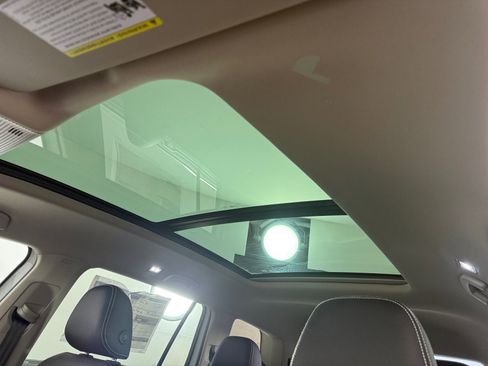 New 2026 Volkswagen Atlas SE FWD image 3