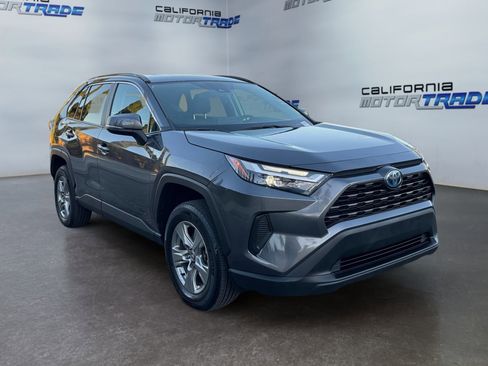 Used 2024 Toyota RAV4 XLE image 3