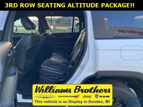 Certified 2024 Jeep Grand Cherokee L Laredo image 23