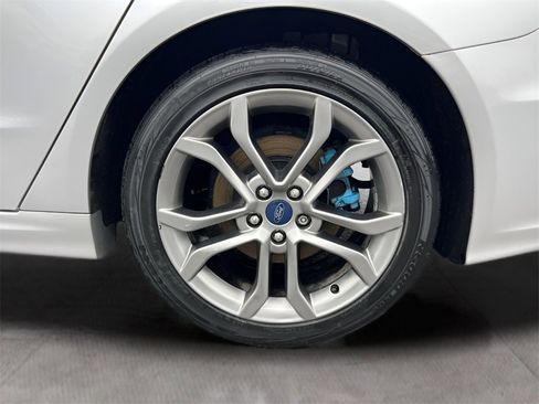 Used 2019 Ford Fusion Titanium image 24
