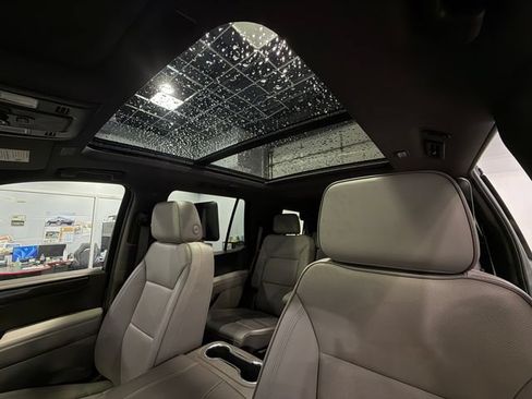 Used 2025 GMC Yukon Elevation w/ Elevation Premium Package AWD/4WD image 30