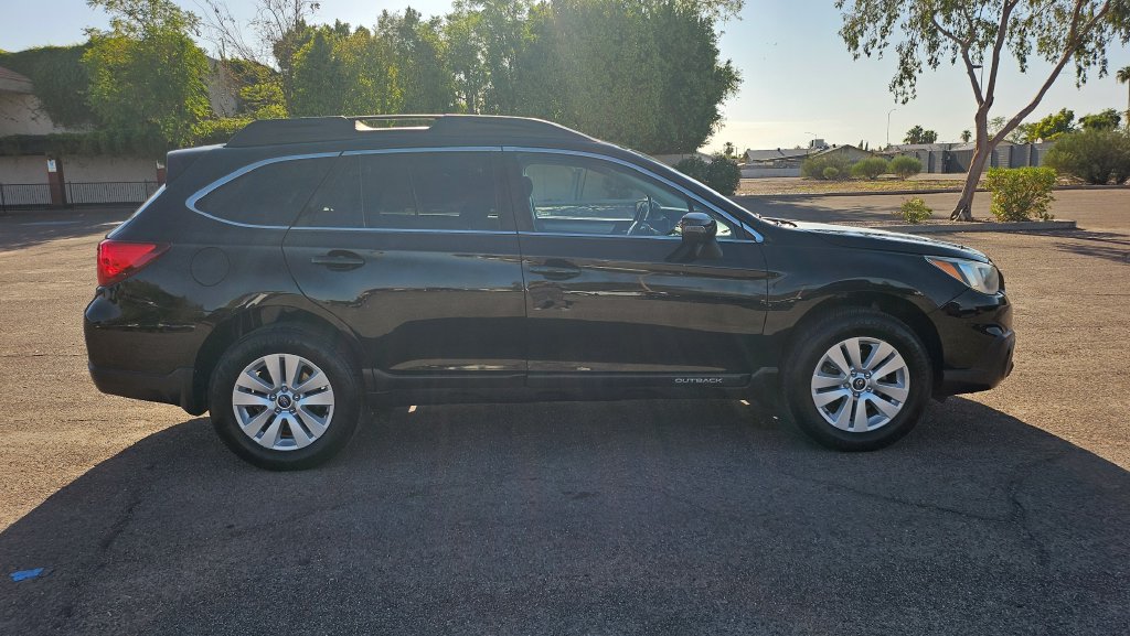 Used 2017 Subaru Outback 2.5i Premium AWD/4WD image 12