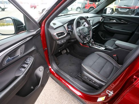 Used 2022 Chevrolet TrailBlazer RS w/ Sun and Liftgate Package image 10