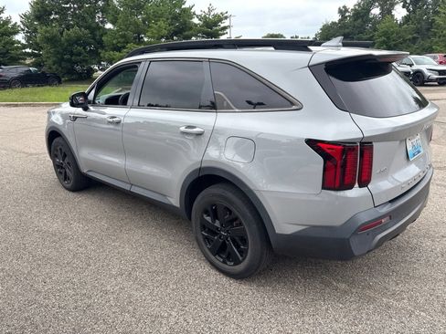 Used 2022 Kia Sorento S w/ Panoramic Sunroof Package AWD/4WD image 6