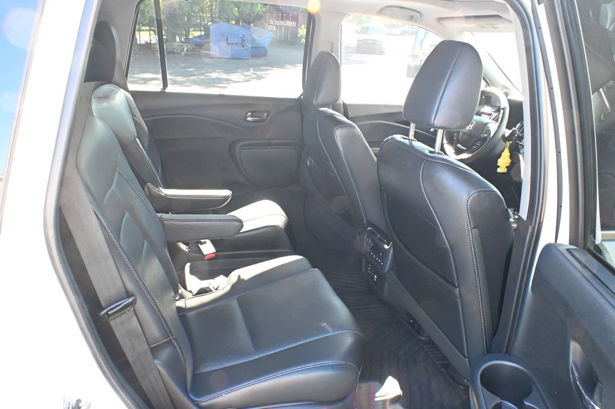 Used 2016 Honda Pilot Elite image 12