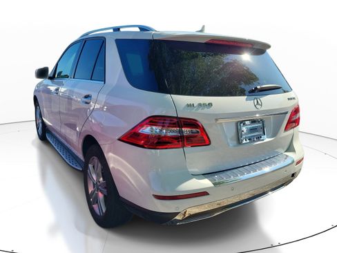 Used 2014 Mercedes-Benz ML 350 BlueTEC 4MATIC image 4
