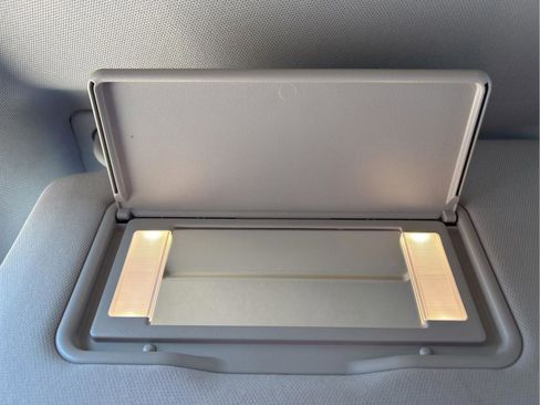 Used 2024 Ford Expedition Limited image 23