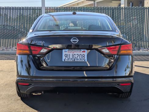 Certified 2025 Nissan Altima 2.5 S image 9