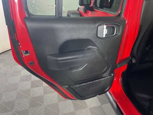 Certified 2025 Jeep Wrangler Unlimited Rubicon 4xe w/ Convenience Group AWD/4WD image 11