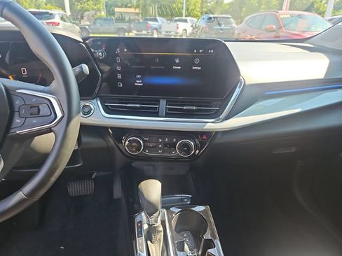 Used 2024 Chevrolet Trax LT w/ Driver Confidence Package FWD image 18