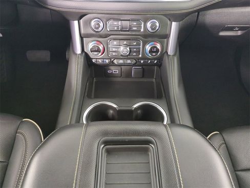 Used 2024 GMC Yukon XL SLT image 22