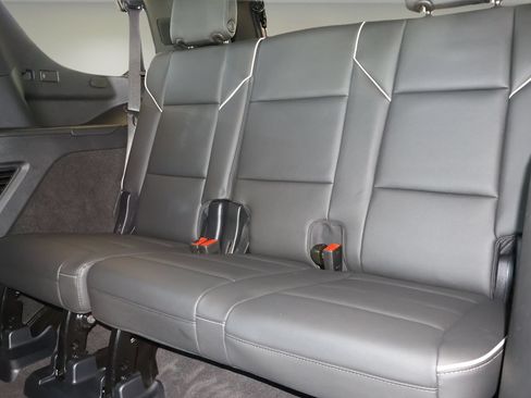 Used 2025 Cadillac Escalade Premium Luxury AWD/4WD image 12