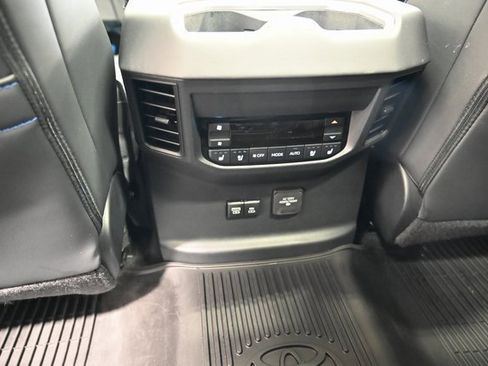 Used 2023 Toyota Sequoia Platinum image 29