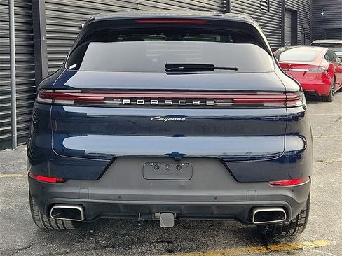 Used 2024 Porsche Cayenne image 6