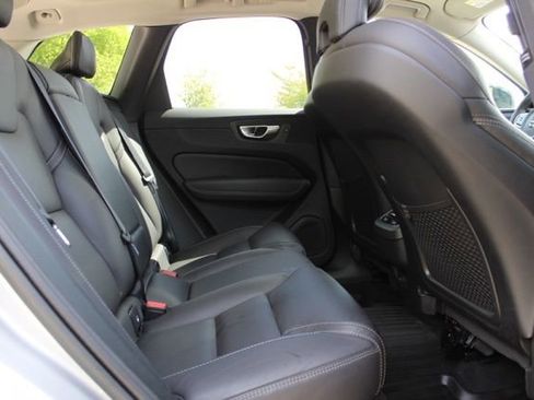Certified 2023 Volvo XC60 B5 Ultimate w/ Climate Package AWD/4WD image 19